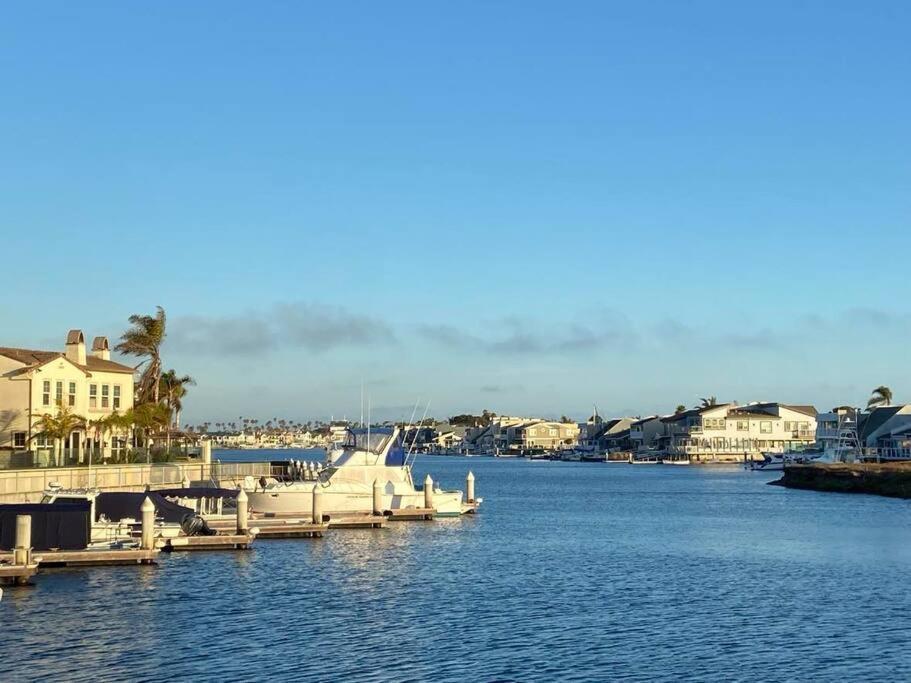 Gateway To Oxnard Beach Экстерьер фото